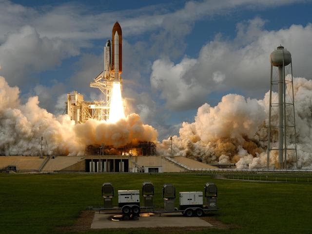 NASA image: KSC-07pd2971