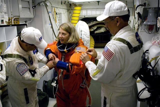 NASA image: KSC-07pd2976