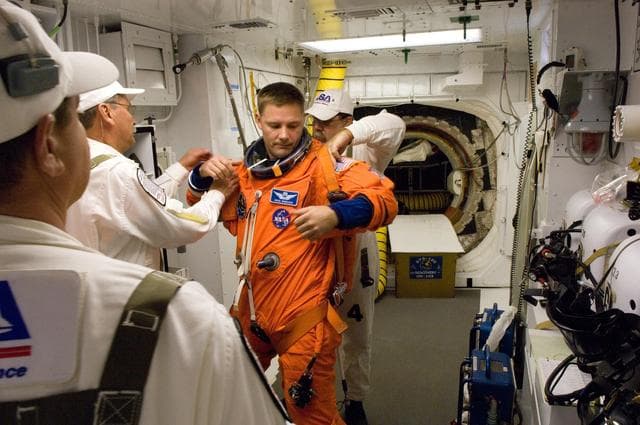 NASA image: KSC-07pd2980