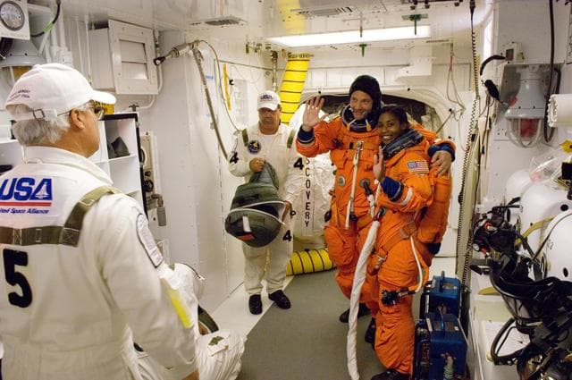 NASA image: KSC-07pd2982