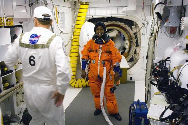 NASA image: KSC-07pd2983
