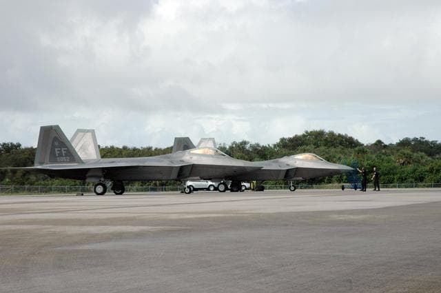 NASA image: KSC-07pd3048
