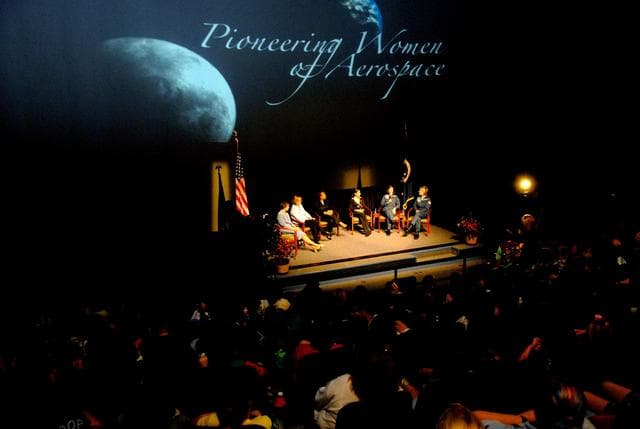 NASA image: KSC-07pd3077