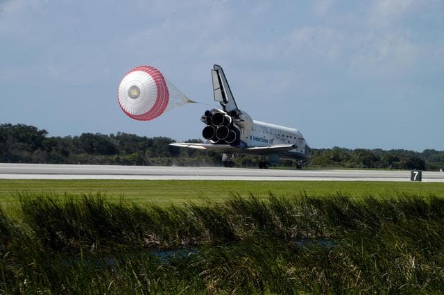 NASA image: KSC-07pd3160