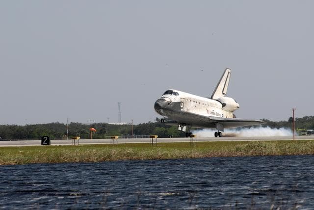 NASA image: KSC-07pd3163