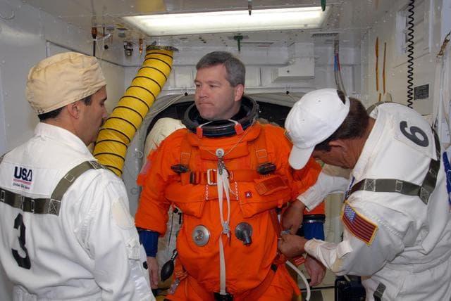 NASA image: KSC-07pd3427