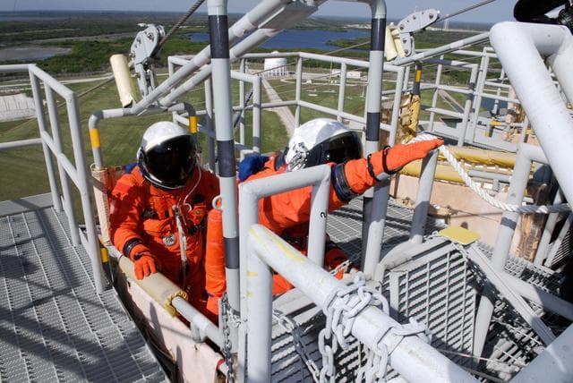 NASA image: KSC-07pd3446