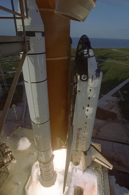 NASA image: KSC-07pp1460
