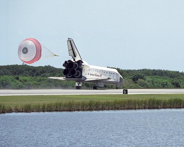 NASA image: KSC-07pp2358
