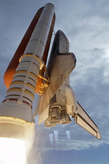NASA image: KSC-07pp2989