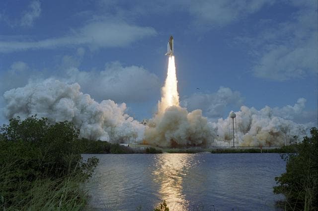 NASA image: KSC-07pp2993