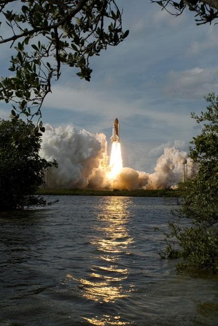 NASA image: KSC-08pd0211