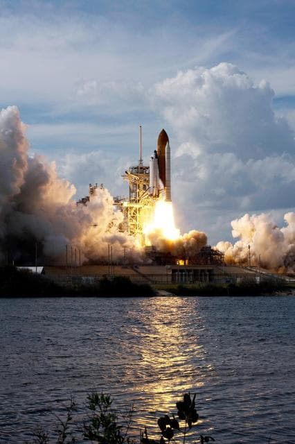 NASA image: KSC-08pd0216