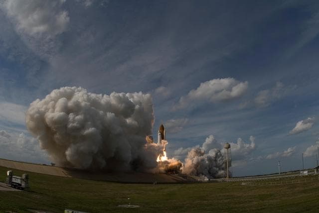NASA image: KSC-08pd0219
