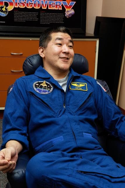 NASA image: KSC-08pd0419