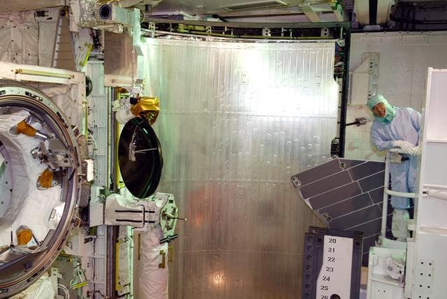 NASA image: KSC-08pd0519