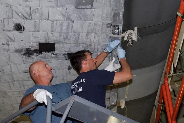 NASA image: KSC-08pd0779