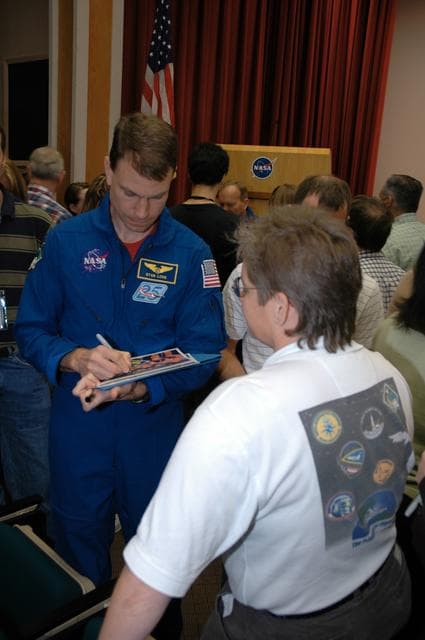 NASA image: KSC-08pd0961