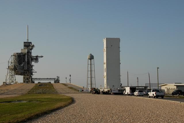 NASA image: KSC-08pd1071
