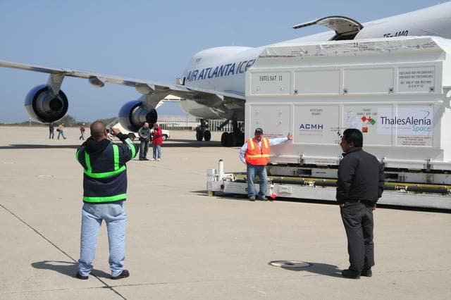 NASA image: KSC-08pd1081