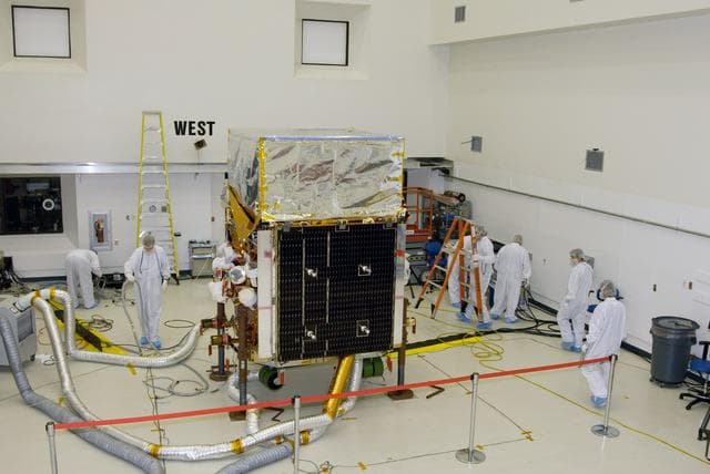 NASA image: KSC-08pd1123