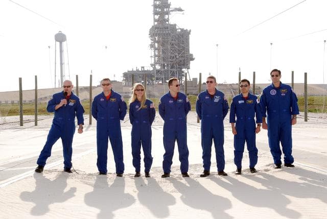 NASA image: KSC-08pd1195