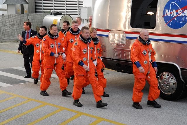NASA image: KSC-08pd1241
