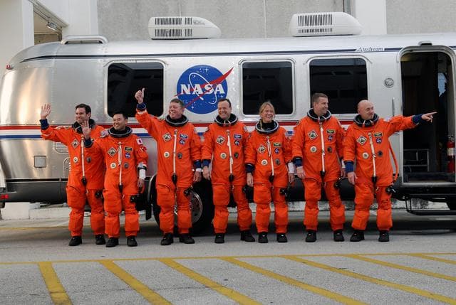 NASA image: KSC-08pd1242