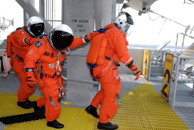 NASA image: KSC-08pd1259