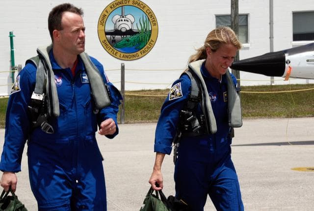 NASA image: KSC-08pd1265