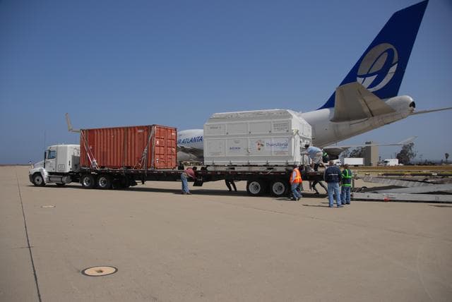 NASA image: KSC-08pd1282