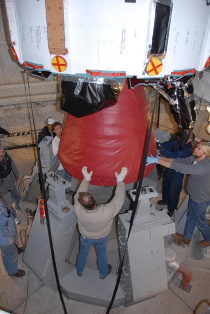 NASA image: KSC-08pd1327