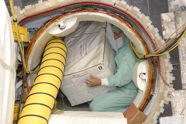 NASA image: KSC-08pd1465