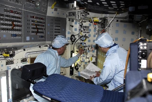NASA image: KSC-08pd1498