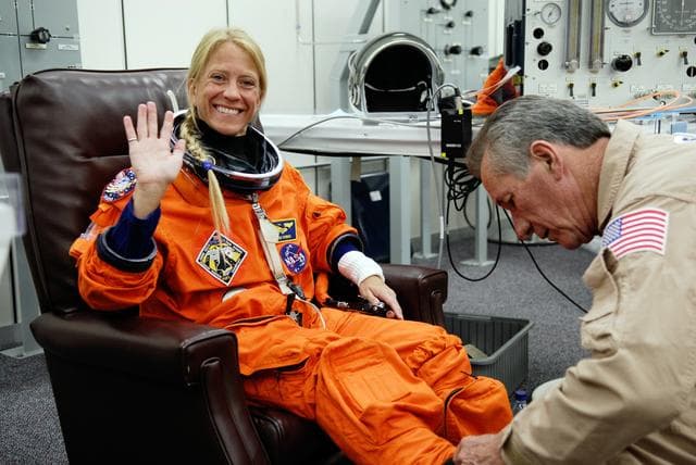 NASA image: KSC-08pd1509