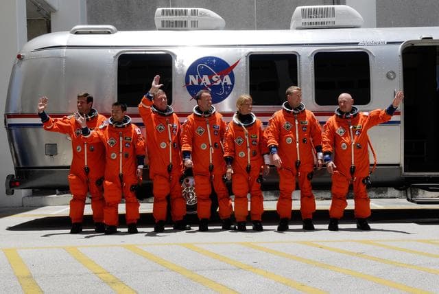 NASA image: KSC-08pd1522