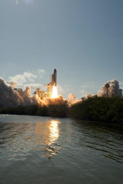 NASA image: KSC-08pd1547