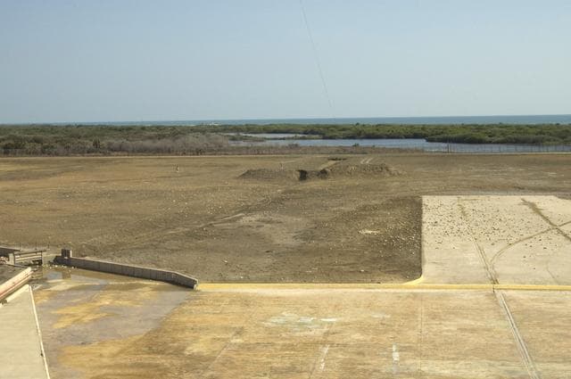 NASA image: KSC-08pd1583