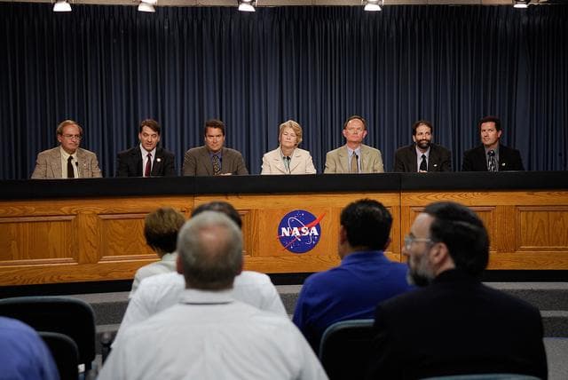NASA image: KSC-08pd1604