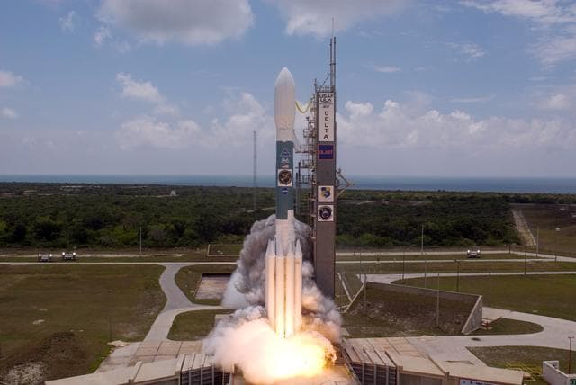 NASA image: KSC-08pd1637