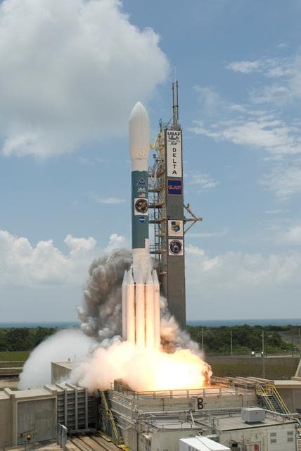 NASA image: KSC-08pd1641