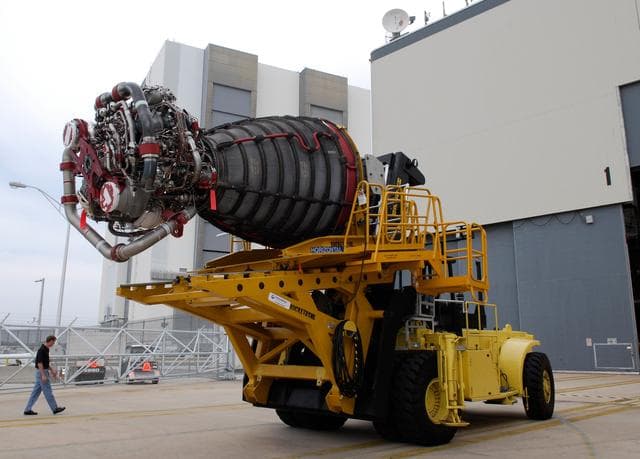NASA image: KSC-08pd1643