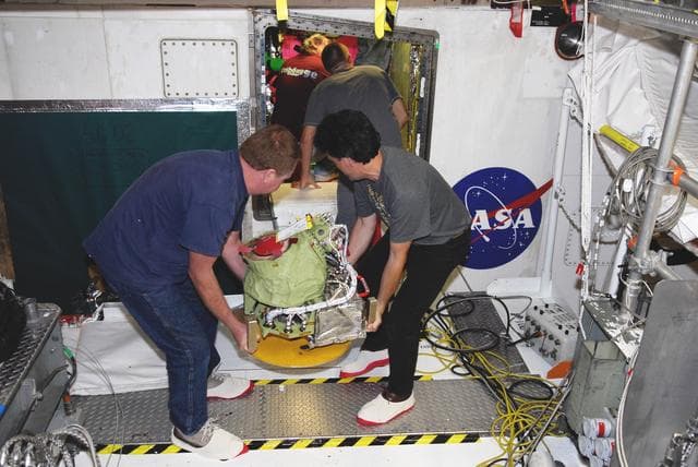 NASA image: KSC-08pd1651
