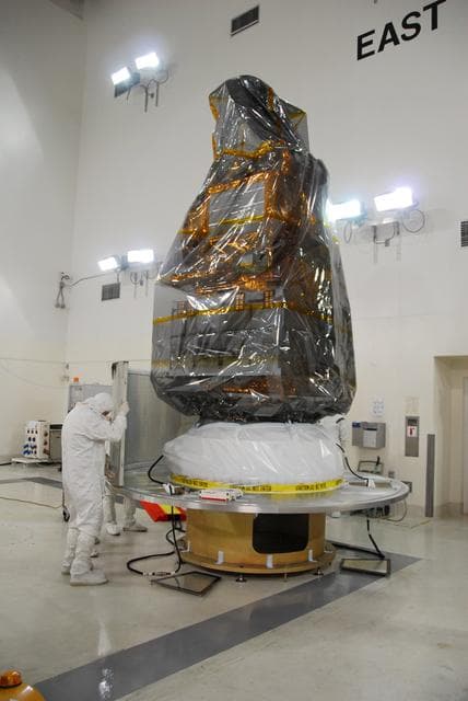 NASA image: KSC-08pd1668