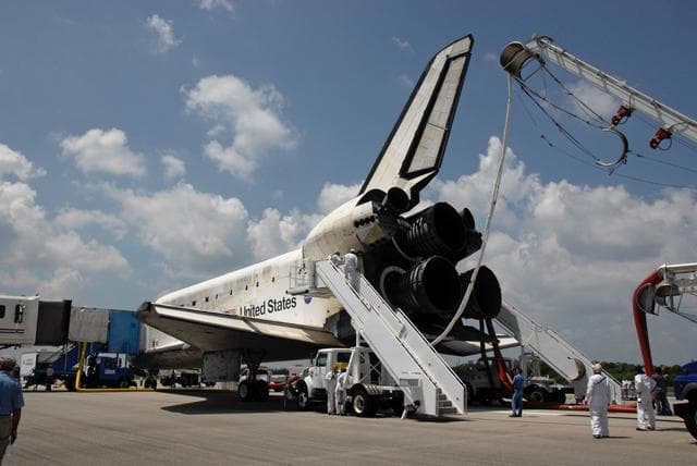 NASA image: KSC-08pd1707