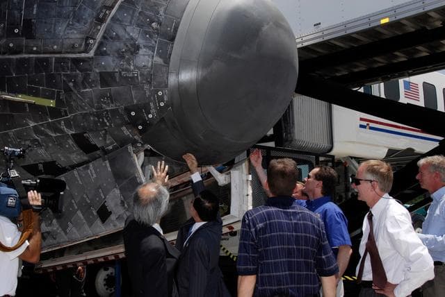 NASA image: KSC-08pd1712