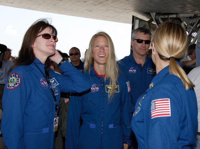 NASA image: KSC-08pd1723