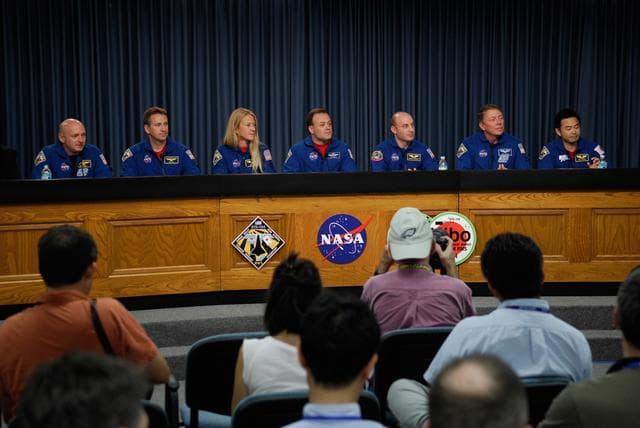 NASA image: KSC-08pd1749