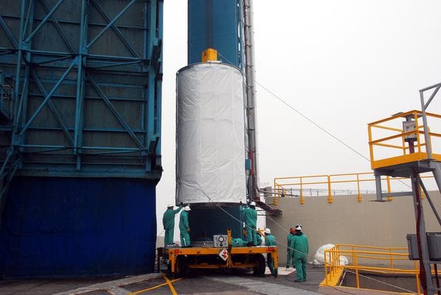 NASA image: KSC-08pd1781