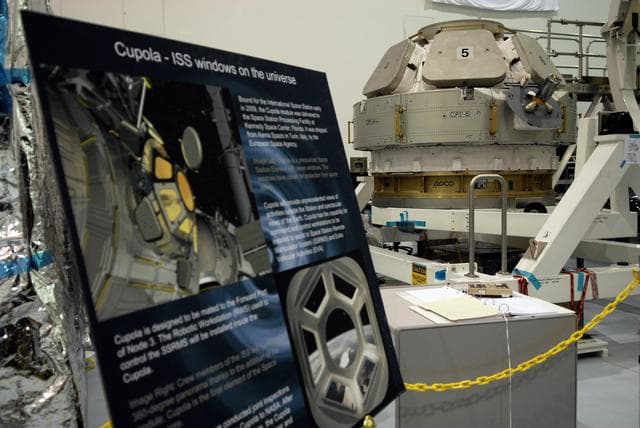 NASA image: KSC-08pd1795